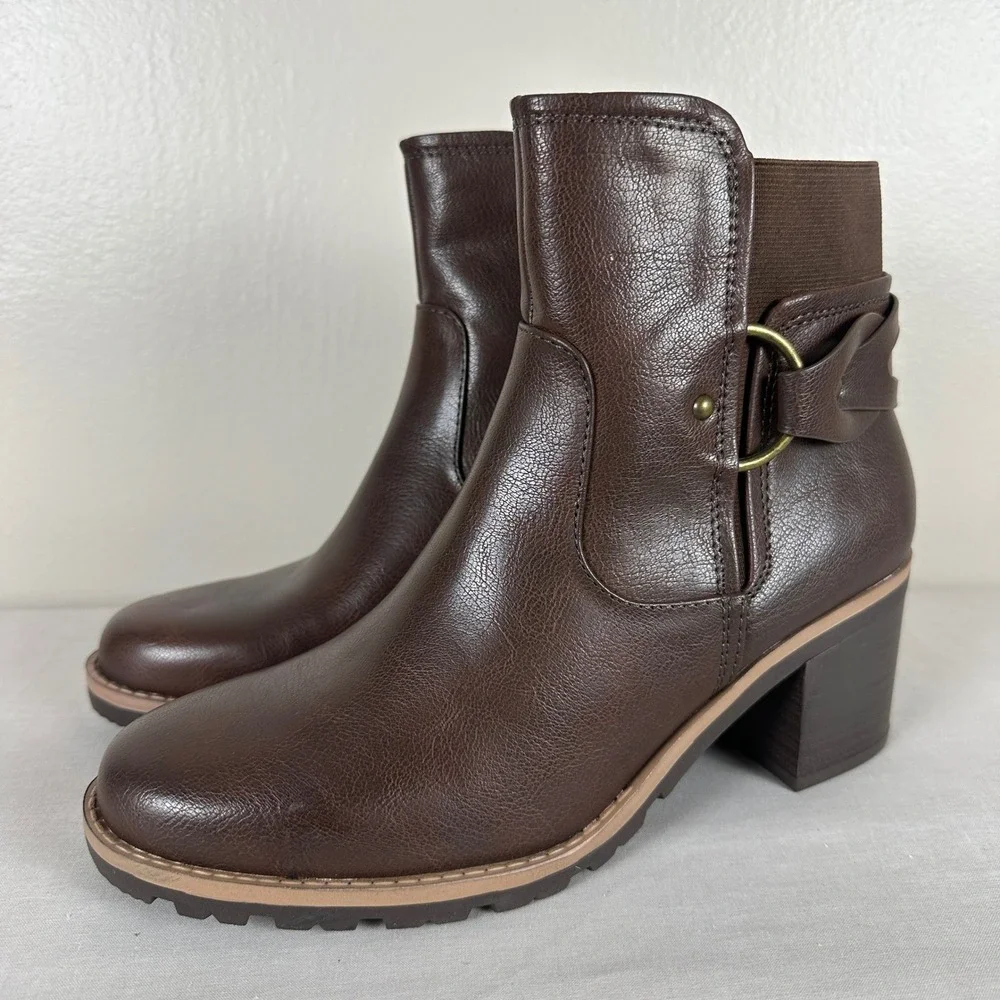 Baretraps Women's‎ 9M Dezzi Ankle Boots Brown Block Heel Ring Detail